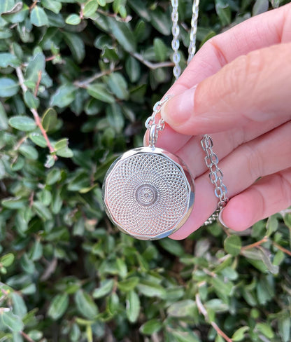 Essential Oil Repelling Necklace - Mozzie Style